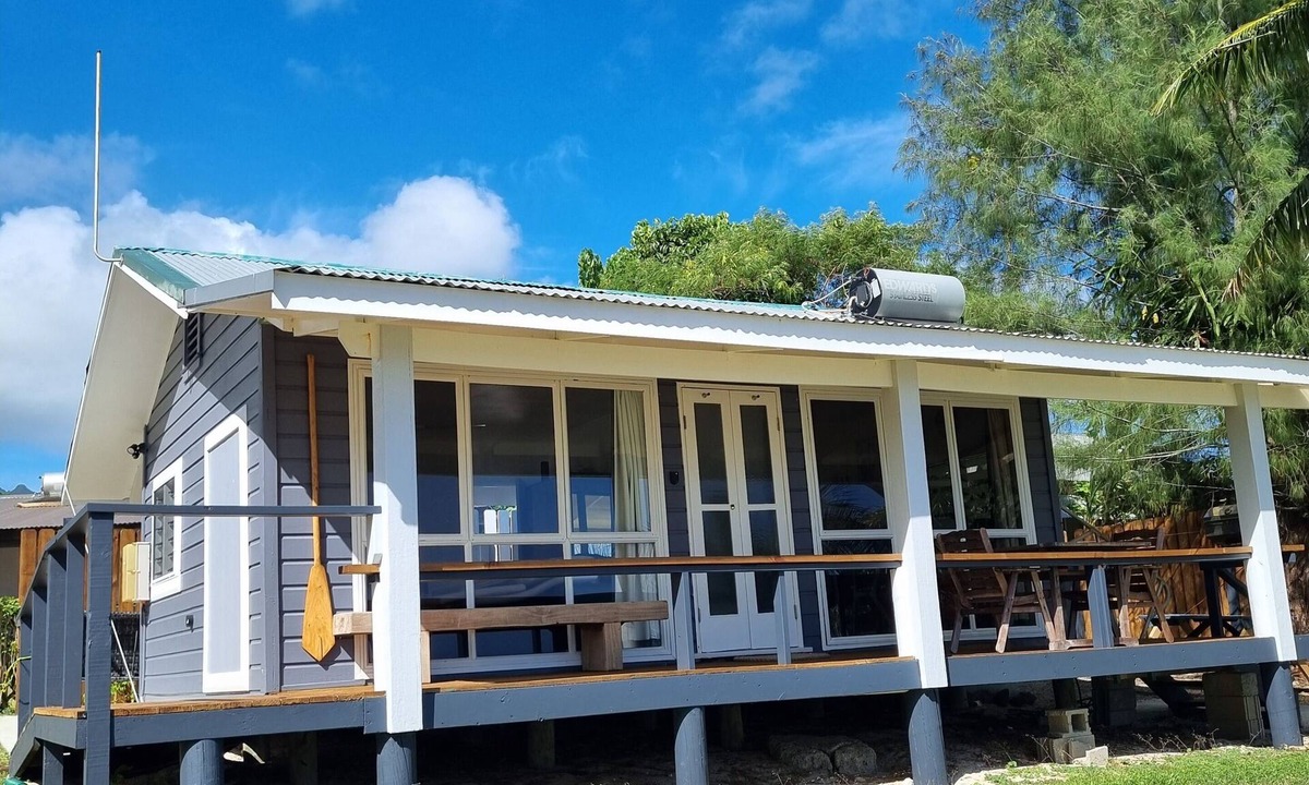 Avarua Apartment | Beachfront Bach in Rarotonga - Ocean Beach Bach