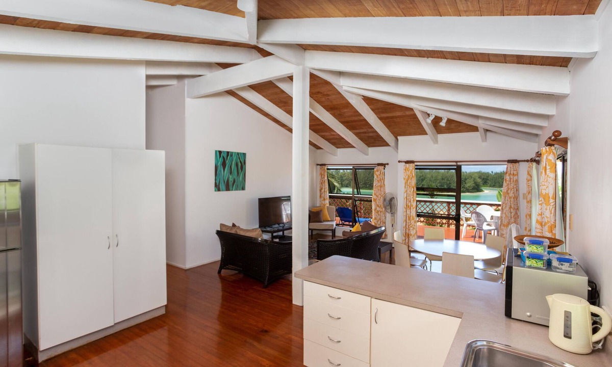 Ngatangiia House | Muri Motu Outlook