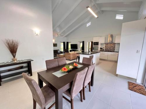 Arorangi Villa | Sina Pool Villa Rarotonga