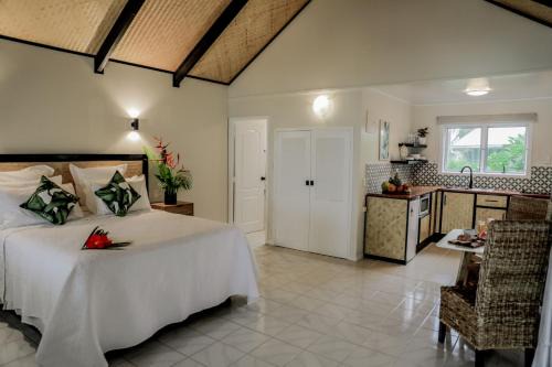 Aitutaki Hotel | Tai Roto Bay