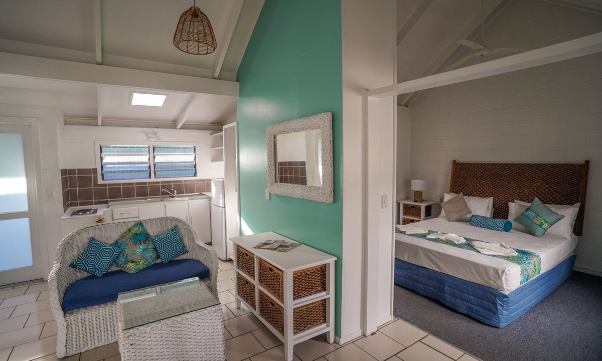 Arorangi Hotel | The Black Pearl Beach Side Apartments