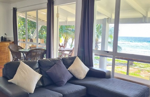 Avarua Apartment | Beachfront Bach in Rarotonga - Ocean Beach Bach