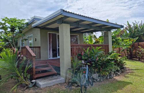 Ngatangiia Apartment | Dominic's Beach Bungalow
