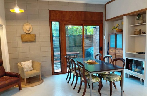 Kiikii Tapere Villa | Fare Villa 3-Bedrm Self-Catering mountain views