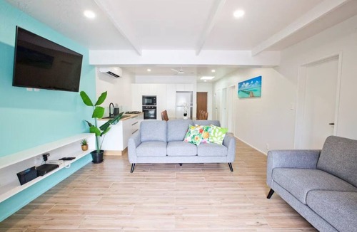 Avarua House | Konoha Central | 9BR | 3 Pools | Sleeps 24