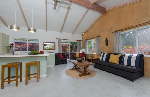 Muri House | Maine Villa