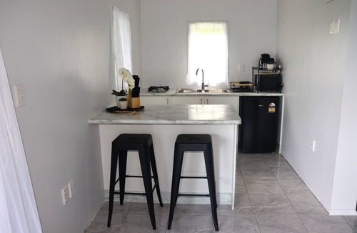 Rarotonga House | Nature-Focused: “1BR Tranquil Hideaway in Arorangi – Nature, Privacy & Comfort”