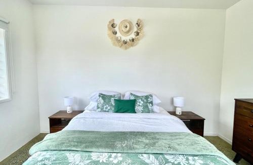 Rarotonga Villa | Pokoinu Palms Villa and Pool near Town, Beach and Airport