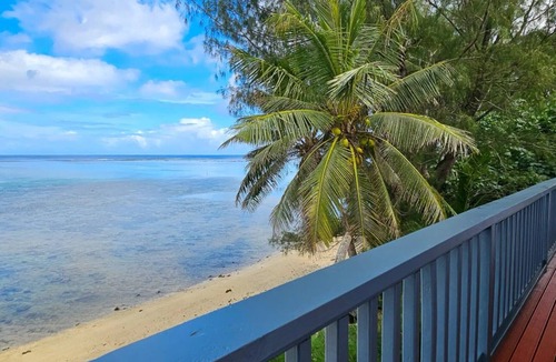 Tapere of Rutaki Apartment | Toreaiva 91 Beachfront Studio - Upper