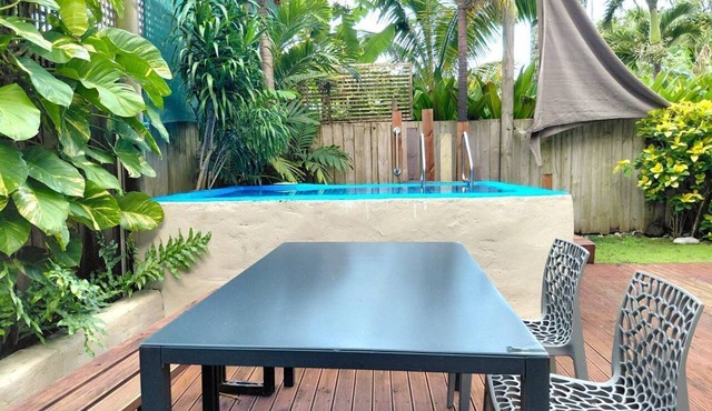 Boutique spacious 2 bedroom with private plunge pool, AC in Ngatangiia Rarotonga in Ngatangiia District