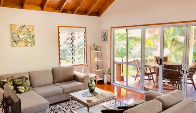 A quaint 2-bedroom home away from home in Muri Rarotonga. Free Internet