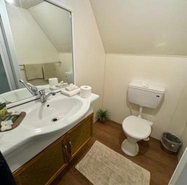Paradise Cove Lodge