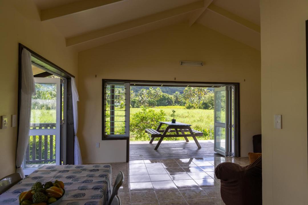 Matavera House | Hidden Haven - Group Retreat-Sleeps 7 aircon & free Wifi