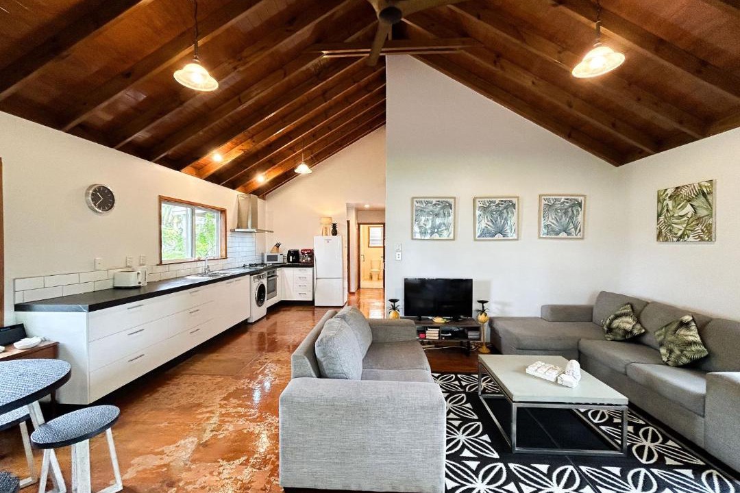 Muri House | Are Ara - House of Pineapple