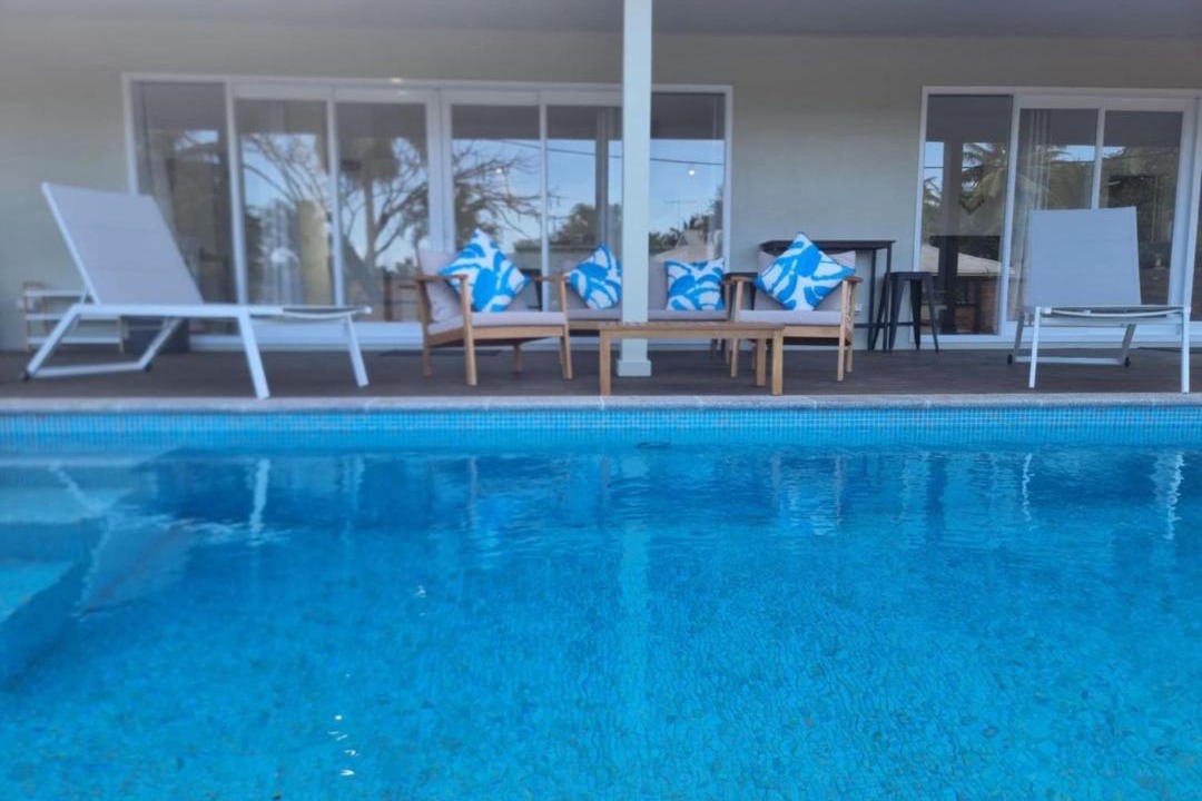 Muri Villa | Te Aro Villas in Muri