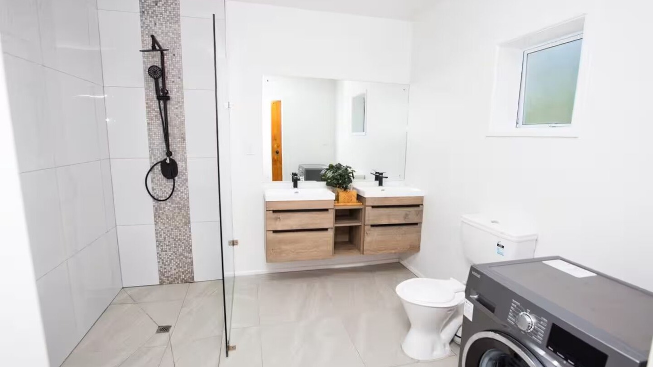 Photo of Bathroom in Avarua