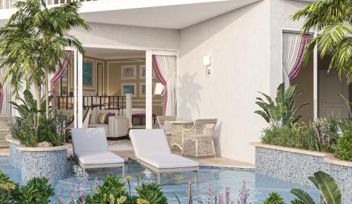 Swim-Up Luxury King Suite