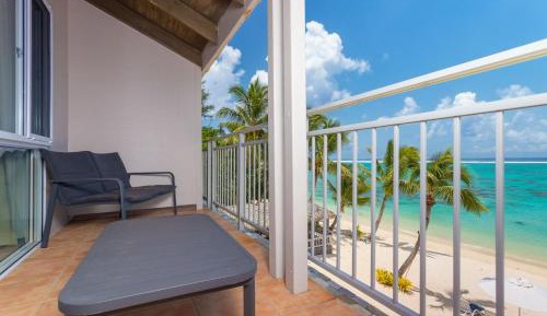 Deluxe Beachfront Studio - Adults Only