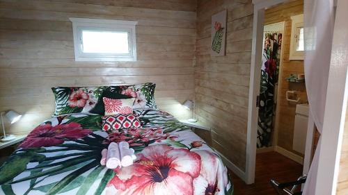 Red Hibiscus Villa 2