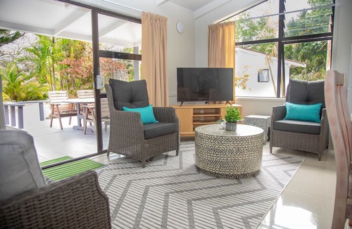 Tapere of Titikaveka House | Natura Lagoon Bungalow 2