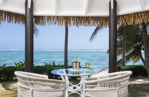 Tapere of Titikaveka Hotel | Motu Beachfront Art Villas