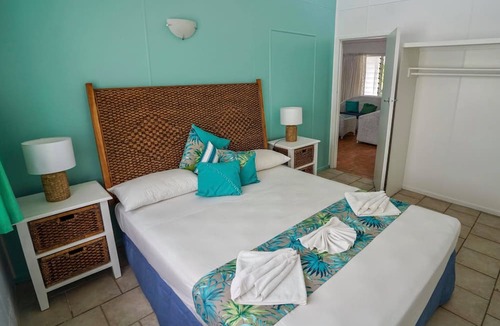 Arorangi Hotel | The Black Pearl Beach Side Apartments