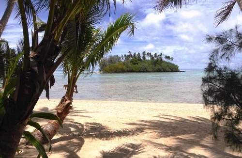 Muri House | Kokacabana Beach House - 3 bdrm House + Pool, 100% Beach Front @ Muri Beach!