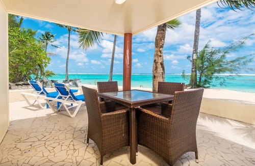 Rarotonga Hotel | The Rarotongan Beach Resort & Lagoonarium