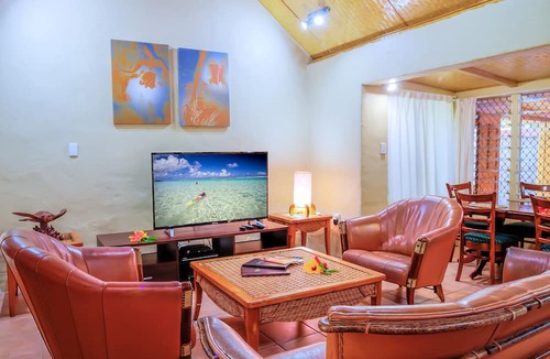 Rarotonga Hotel | The Rarotongan Beach Resort & Lagoonarium