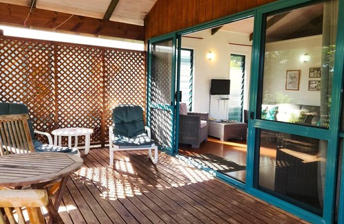Arorangi House | Aroa Kainga Bungalows