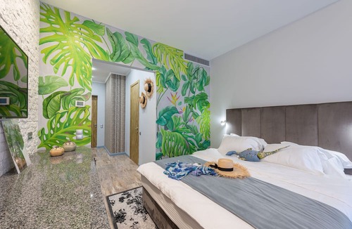 Bouvet Island Hotel | Dec 2 Hotel