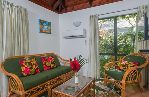 Arorangi Apartment | The Cooks Oasis