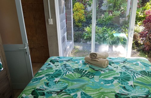 Arorangi House | Pacific family villa with own pool