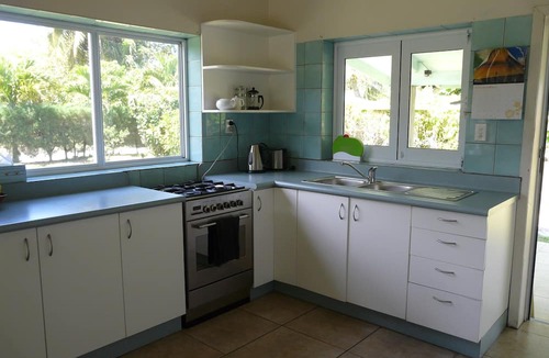Arorangi House | Pacific family villa with own pool