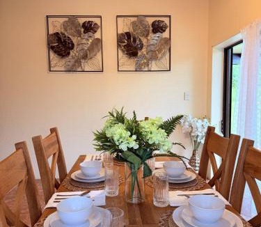 Tapere of Titikaveka House | Mountain Views, 3BR Family Home, Near Muri Beach