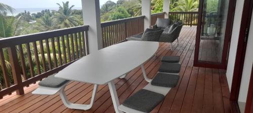 Arutanga House | Reureu Ocean Vistas