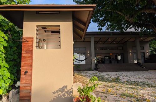 Rarotonga House | The Dreaming Tree by The Cooks Oasis