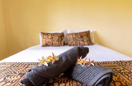 Matavera House | Hidden Haven - Group Retreat-Sleeps 7 aircon & free Wifi