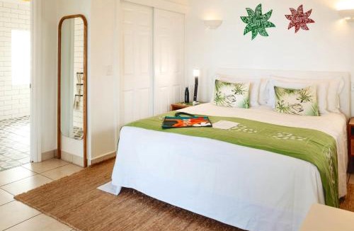 Tapere of Titikaveka Villa | Motu Beachfront Art Villas