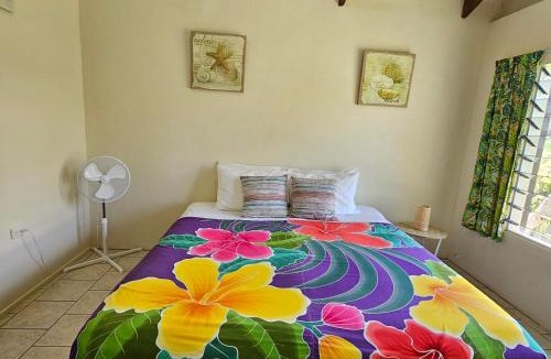 Ngatangiia House | Mango Cottage with AC, Unlimited Wifi and Private pool