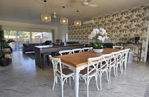 Muri Villa | Te Aro Villa 3 brand new 5 brm villa with pool