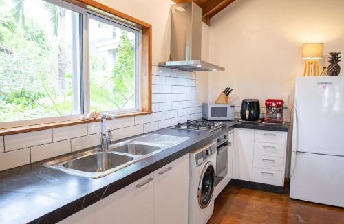 Muri House | Are Ara - House of Pineapple