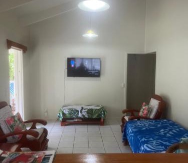 Avarua House | Sharnytas Guesthouse AIR CONDITIONED