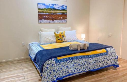 Matavera House | ShineAwayHomes - Family Beach Front central air con
