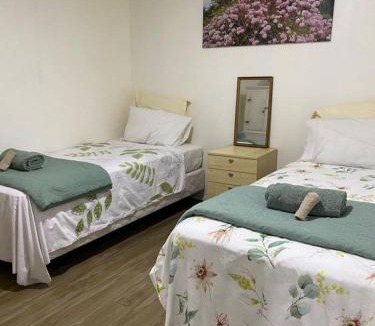 Matavera House | ShineAwayHomes - Family Beach Front central air con
