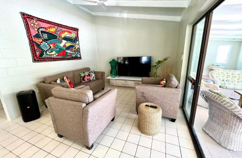 Nikao Tapere House | Tereora Heights Pool Retreat