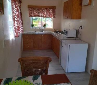 Ngatangiia Apartment | Dominic's Beach Bungalow