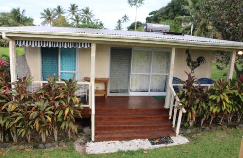 Matavera House | Hibiscus homely farm cottage Bikes and Breakfast