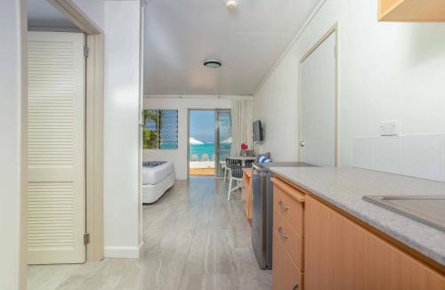 Tapere of Titikaveka Apartment | Moana Sands Beachfront Hotel