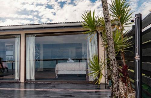 Tapere of Vaimaanga House | Take-A-Break Main Islander on the Beach Villa